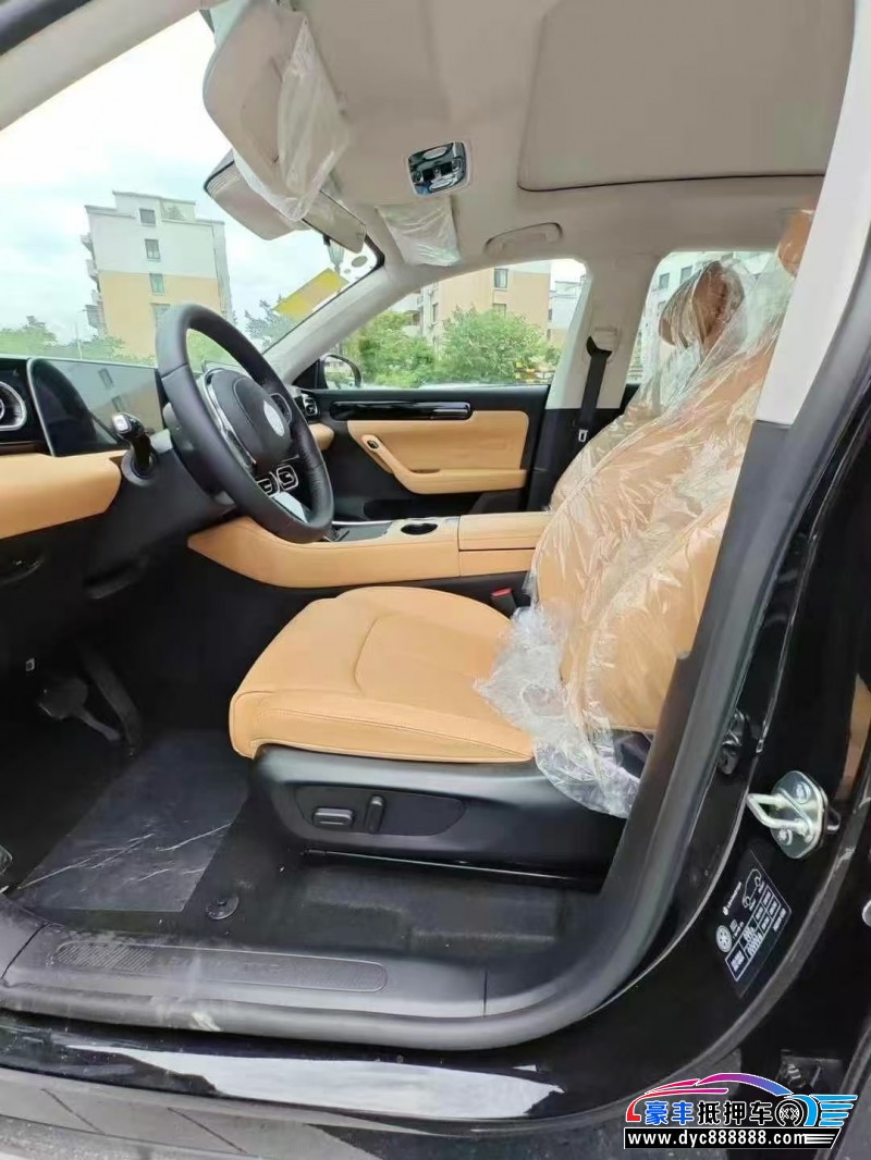 25年零跑C11轿车抵押车出售