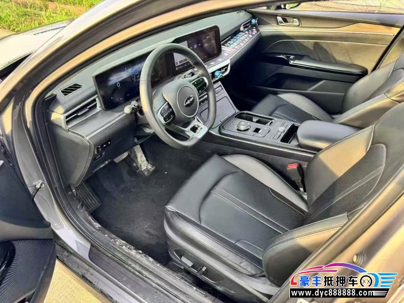 21年起亚K5轿车抵押车出售