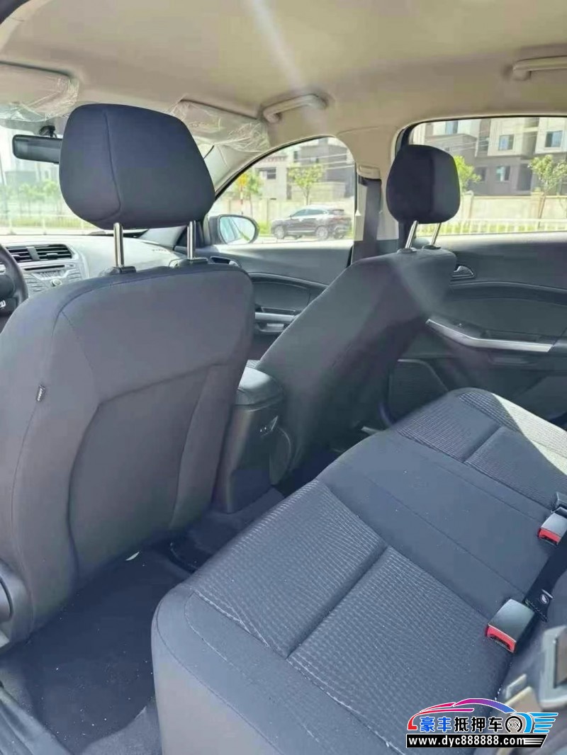 17年福特福睿斯轿车抵押车出售