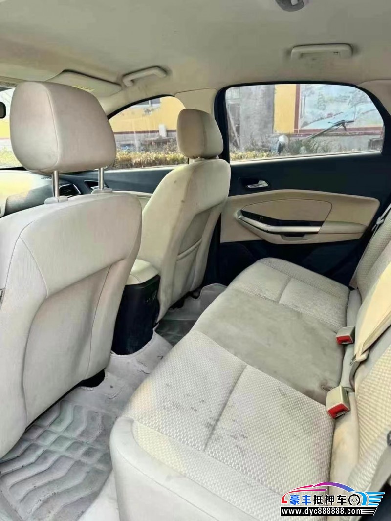 15年福特福睿斯轿车抵押车出售