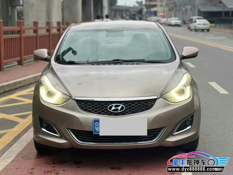 17年现代朗动轿车抵押车出售