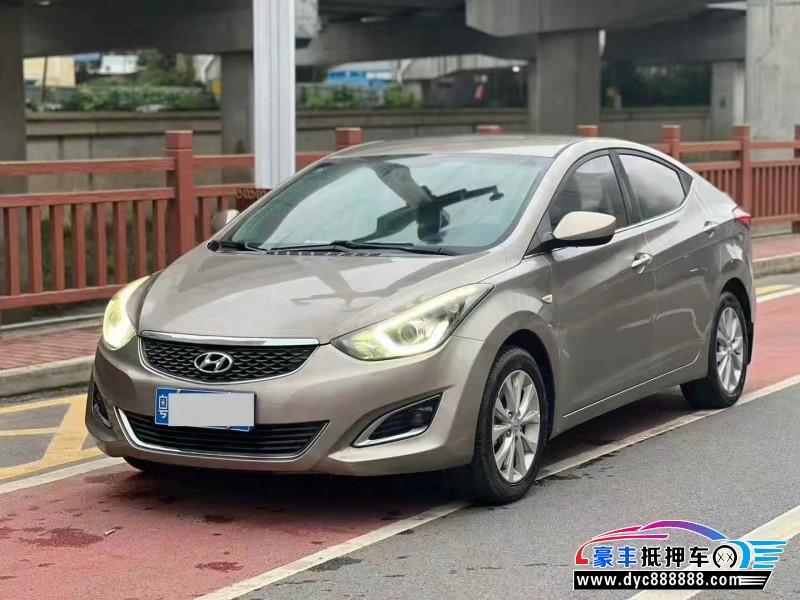 17年现代朗动轿车抵押车出售