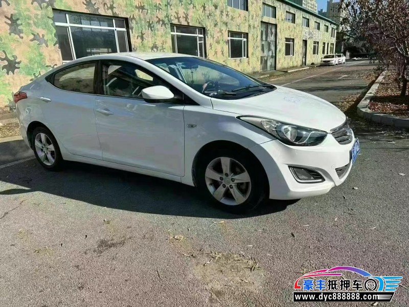 14年现代朗动轿车抵押车出售