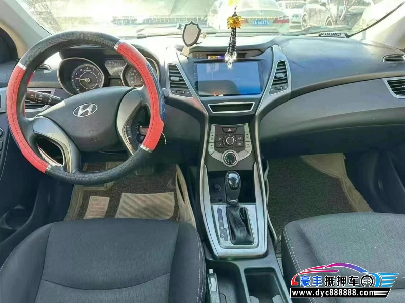 14年现代朗动轿车抵押车出售