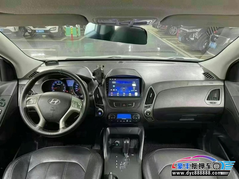 14年现代ix35轿车抵押车出售