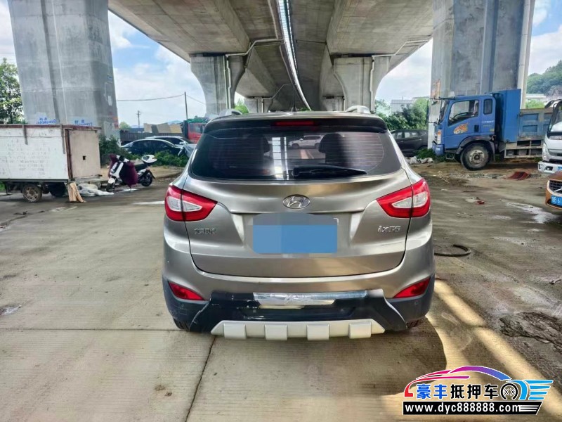 15年现代ix35轿车抵押车出售