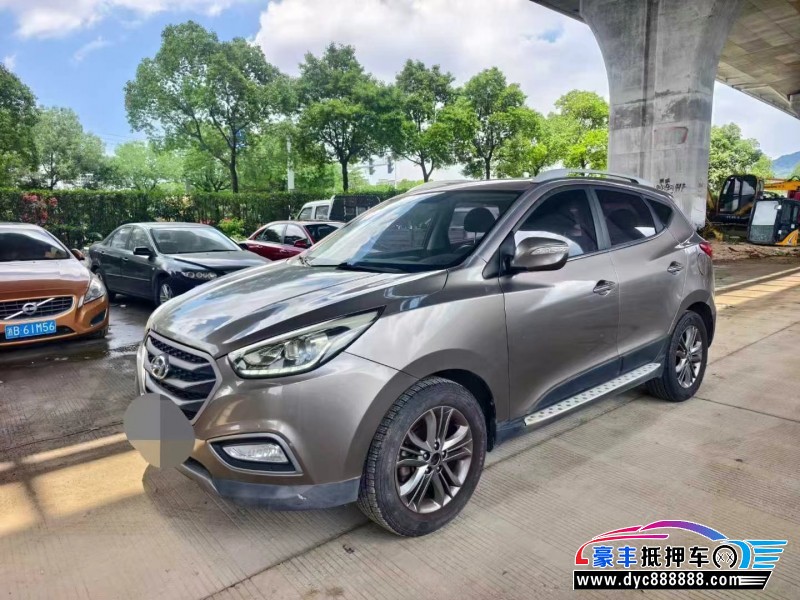 15年现代ix35轿车抵押车出售