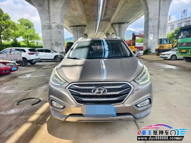 15年现代ix35轿车抵押车出售