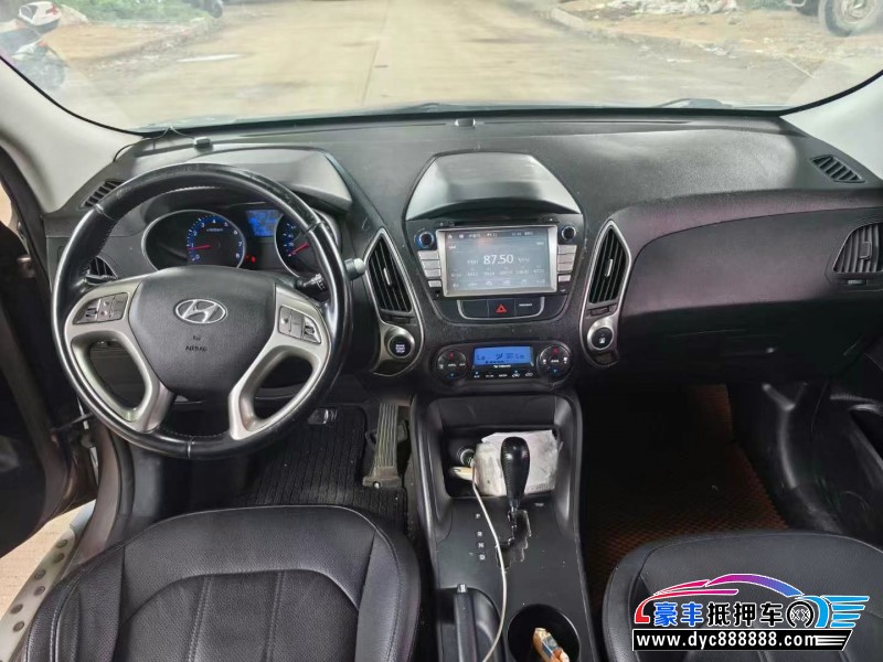 15年现代ix35轿车抵押车出售