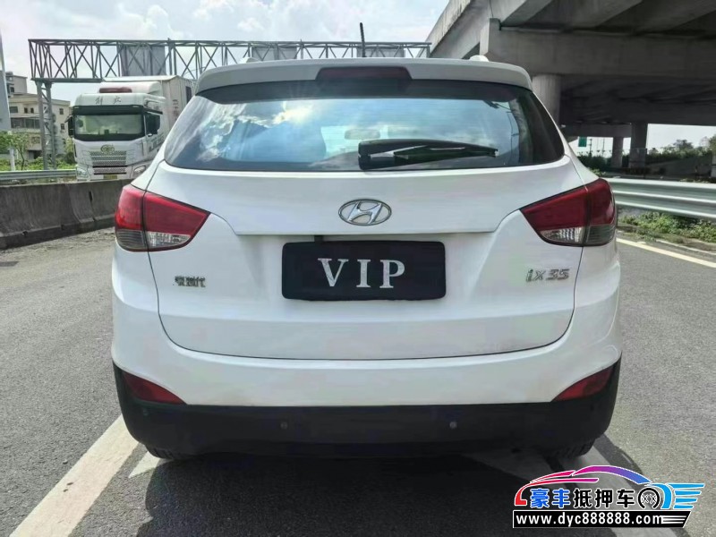 15年现代ix35轿车抵押车出售