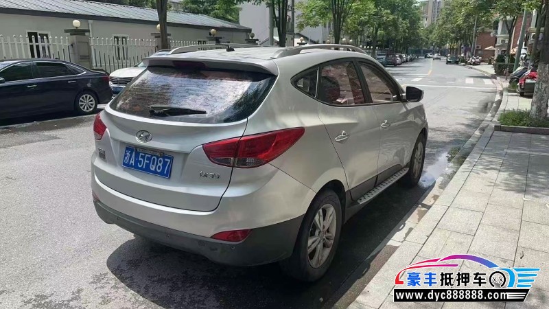 12年现代ix35轿车抵押车出售