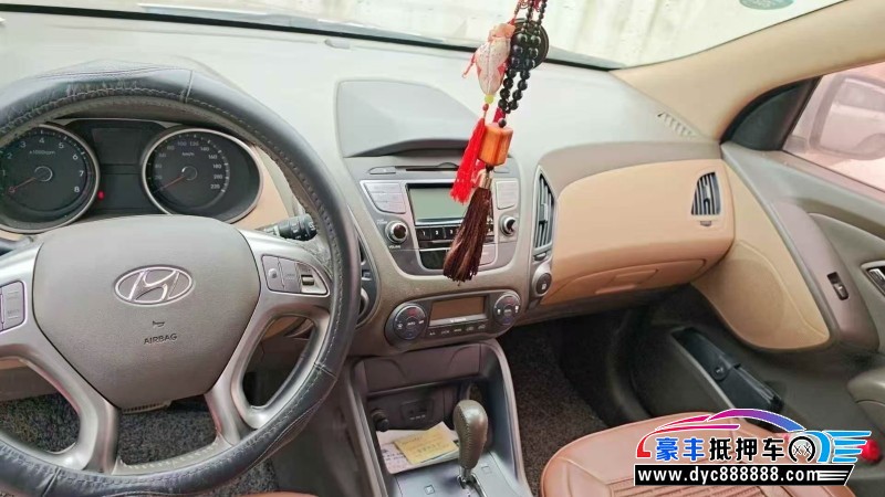 12年现代ix35轿车抵押车出售