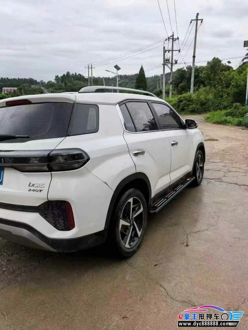 21年现代ix35轿车抵押车出售