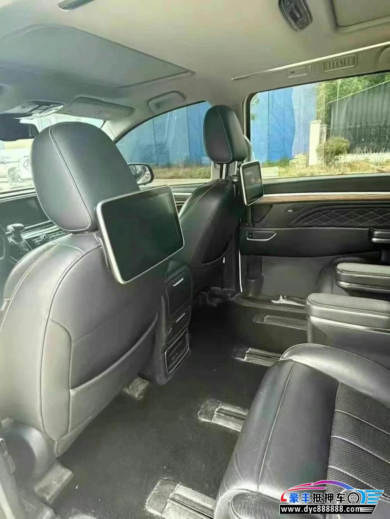 19年传祺M8轿车抵押车出售