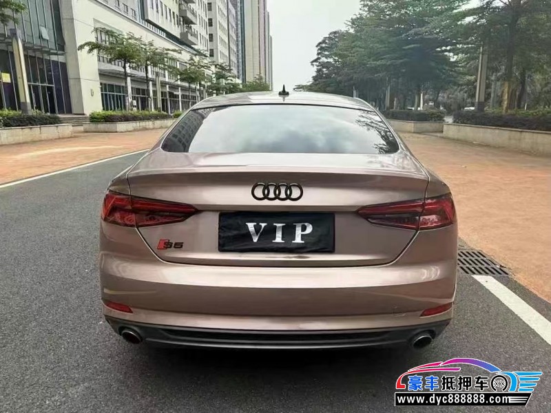 17年奥迪A5轿车抵押车出售