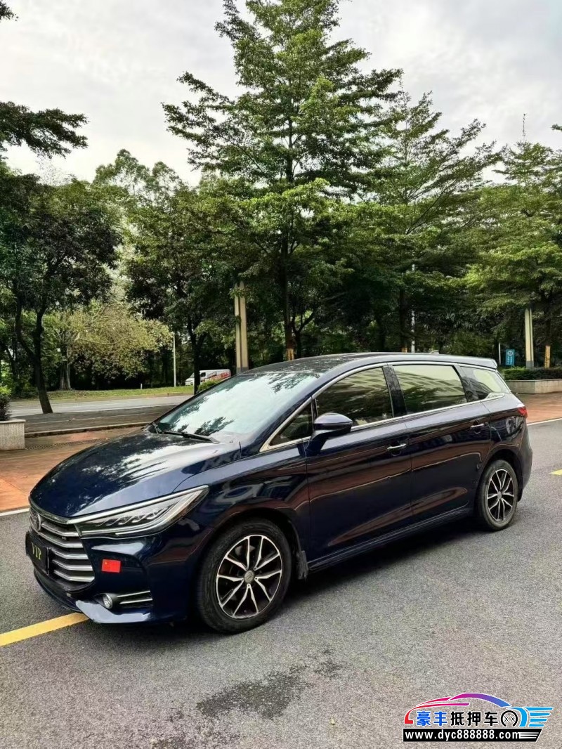 18年比亚迪宋轿车抵押车出售