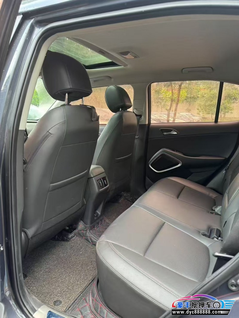 19年现代ix35轿车抵押车出售