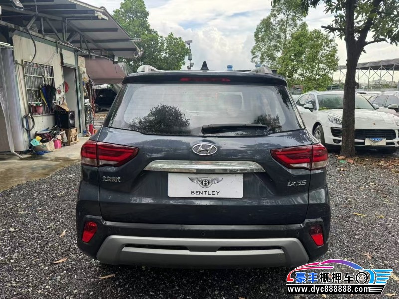 19年现代ix35轿车抵押车出售