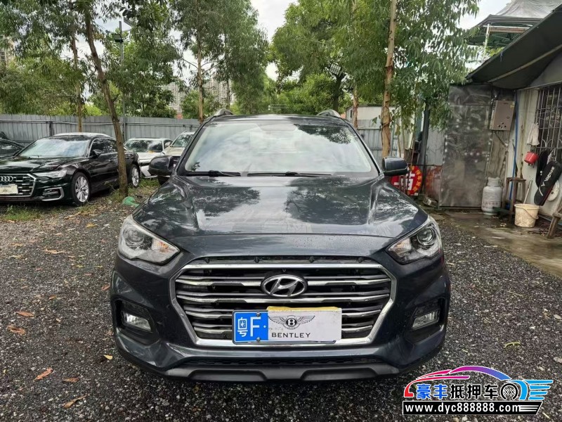 19年现代ix35轿车抵押车出售