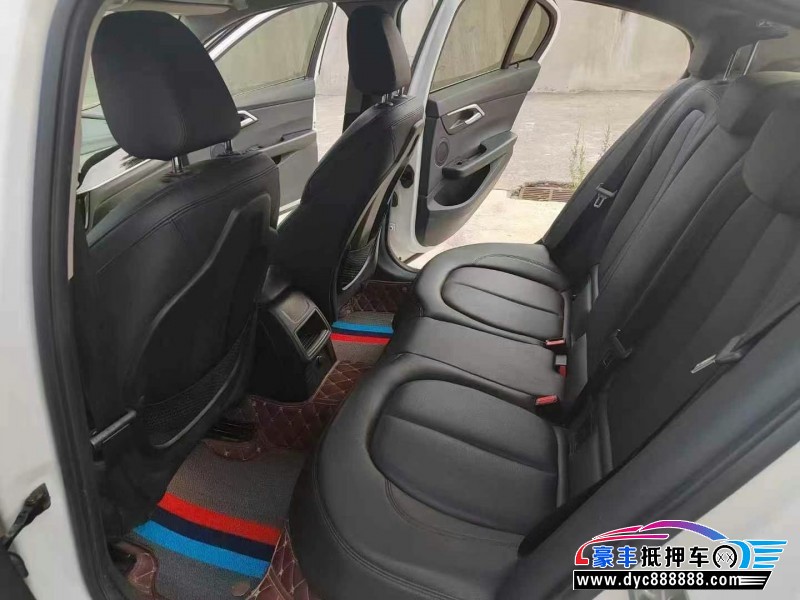 18年宝马1系轿车抵押车出售