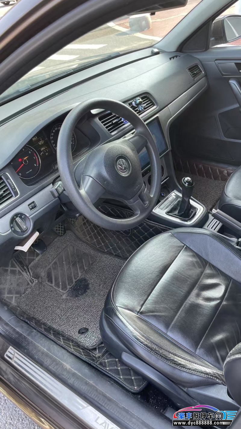 15年大众朗行轿车抵押车出售