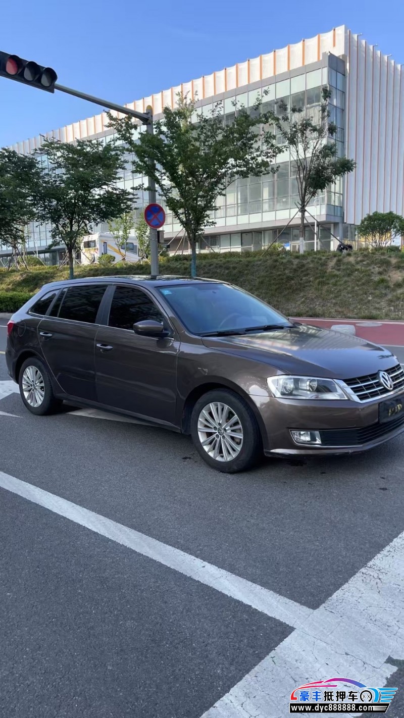 15年大众朗行轿车抵押车出售