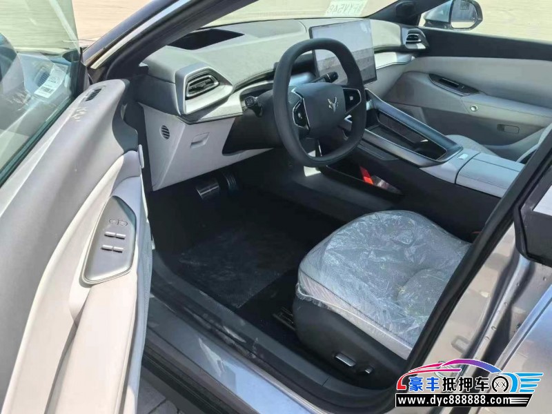 25年极狐阿尔法S轿车抵押车出售