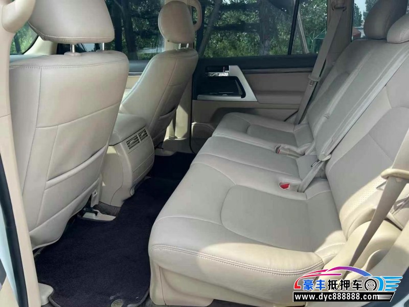 15年丰田兰德酷路泽（陆巡）轿车抵押车出售