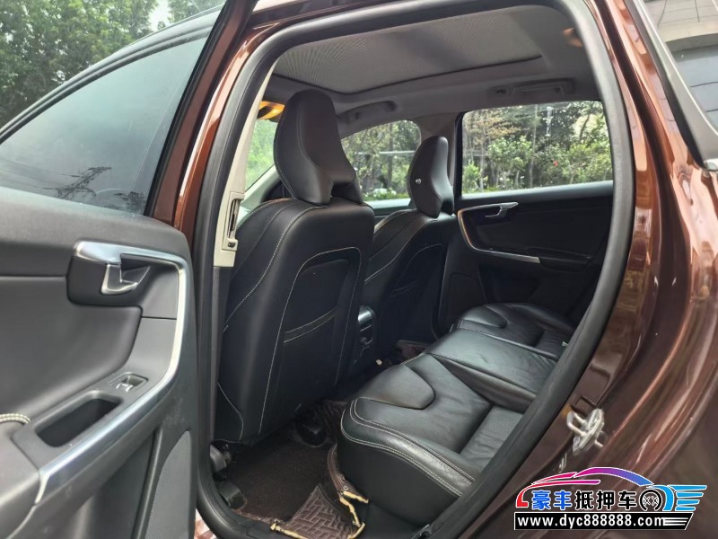 15年沃尔沃XC60轿车抵押车出售