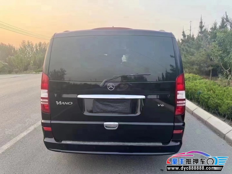 11年奔驰唯雅诺轿车抵押车出售