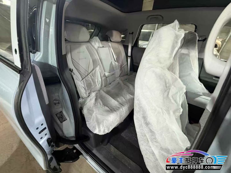 25年极狐考拉轿车抵押车出售