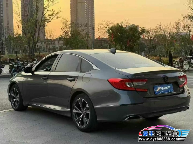 18年本田雅阁轿车抵押车出售