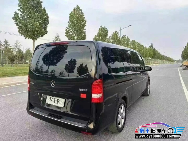 17年奔驰威霆轿车抵押车出售