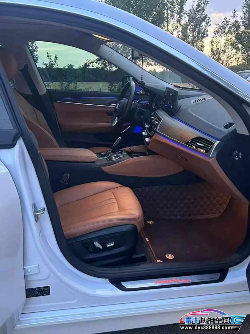 20年宝马6系轿车抵押车出售