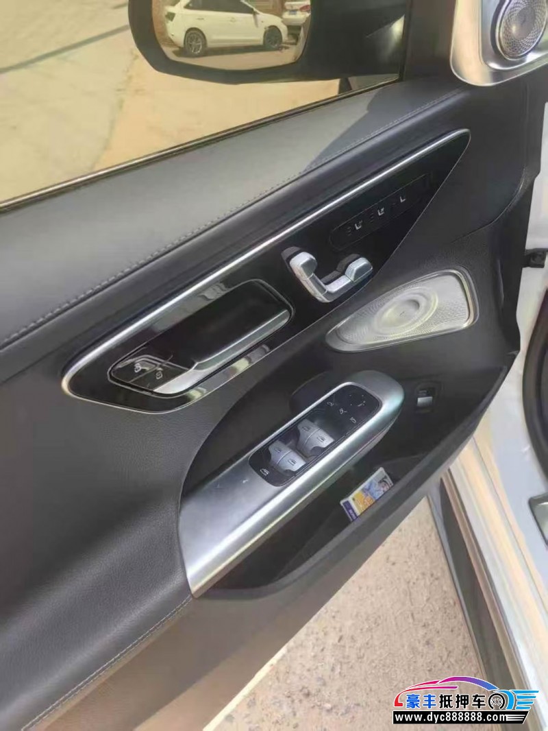 23年奔驰C轿车抵押车出售