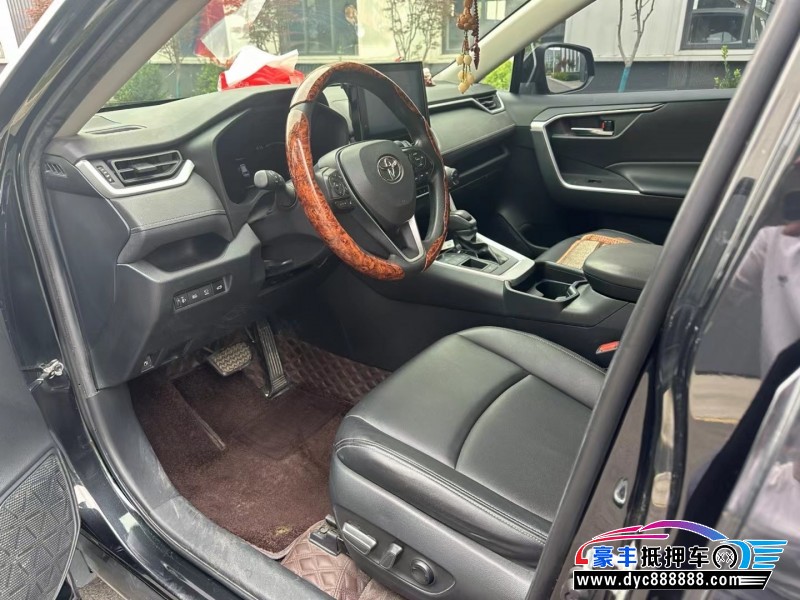 22年丰田RAV4轿车抵押车出售