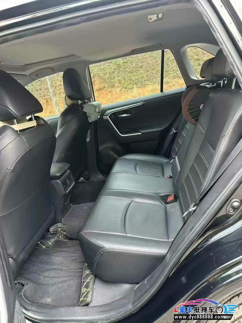 22年丰田威兰达轿车抵押车出售