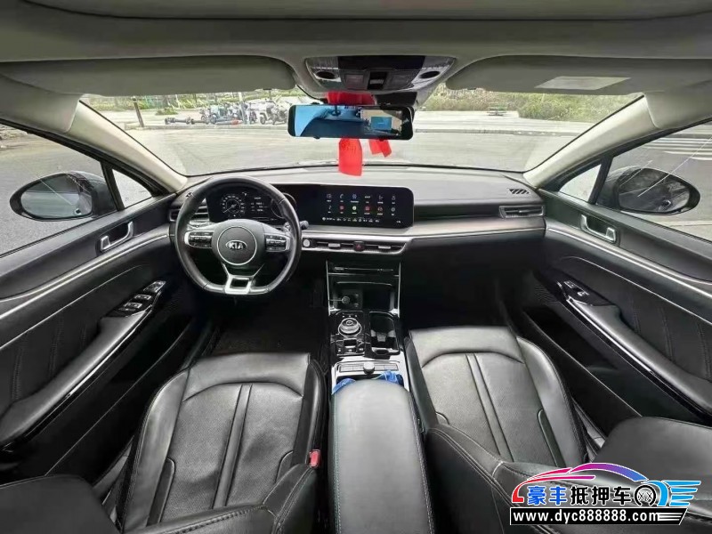 21年起亚K5轿车抵押车出售