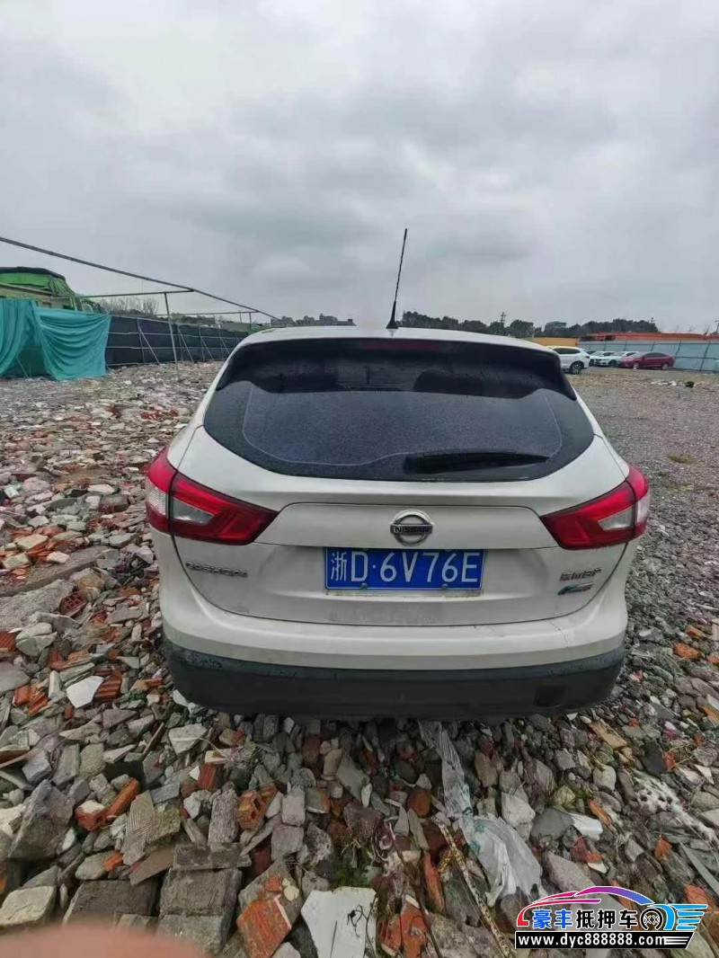 17年日产逍客轿车抵押车出售