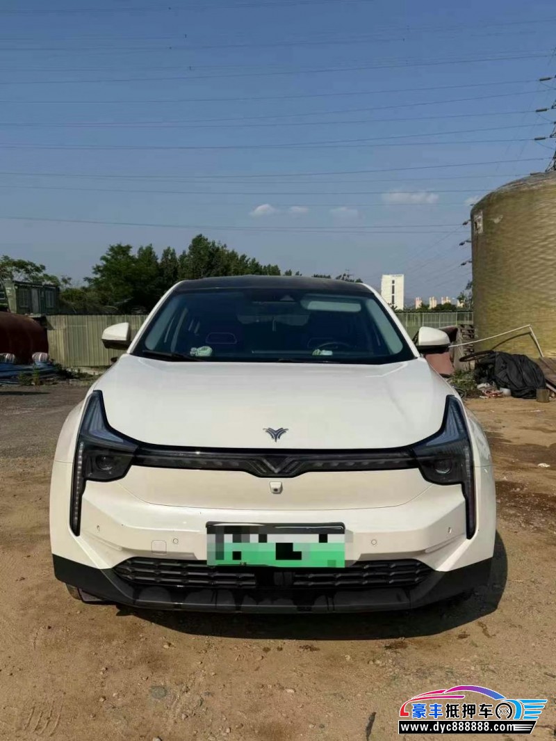 22年哪吒U轿车抵押车出售