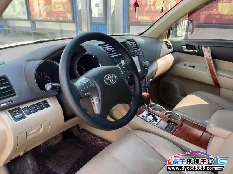 10年丰田汉兰达轿车抵押车出售