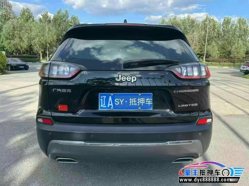 19年Jeep自由光轿车抵押车出售