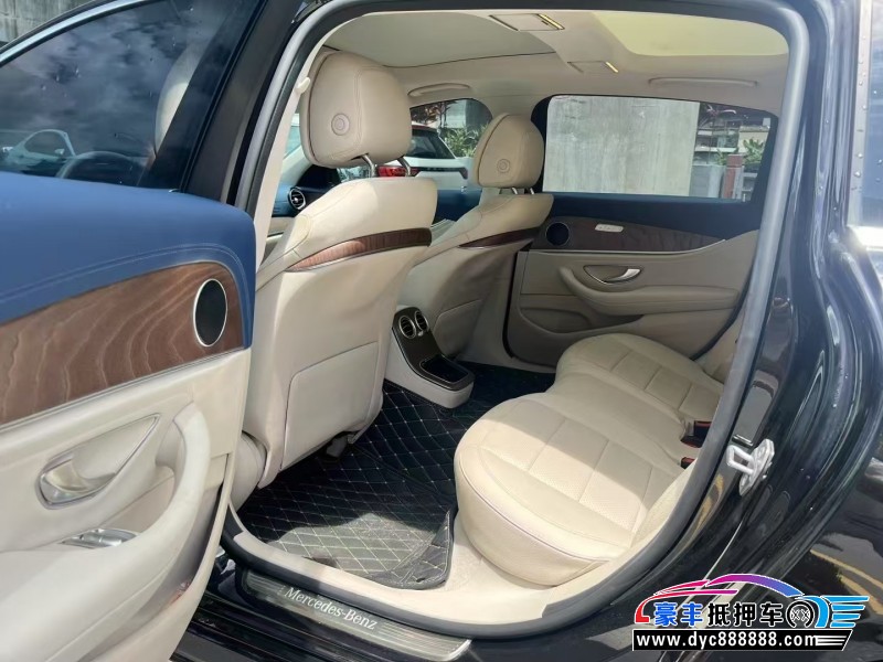 23年奔驰E轿车抵押车出售