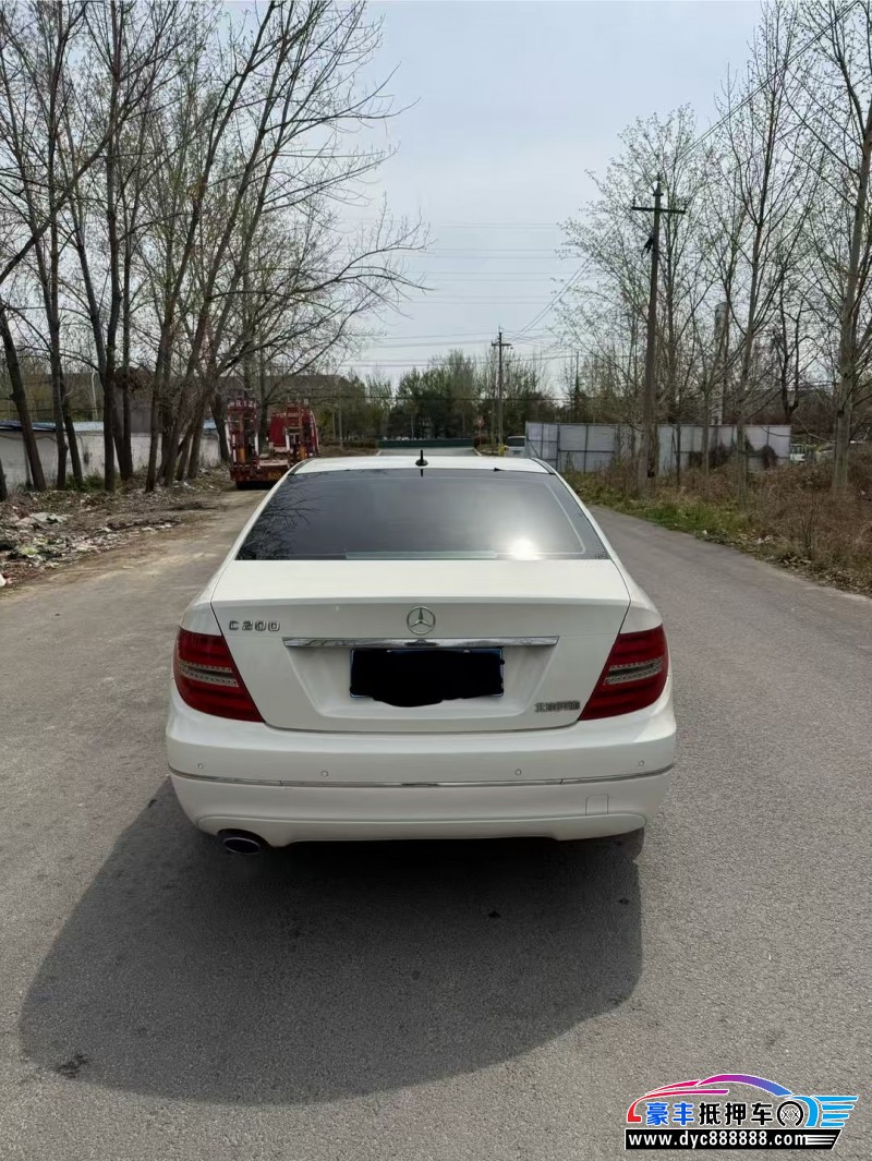 13年奔驰C轿车抵押车出售