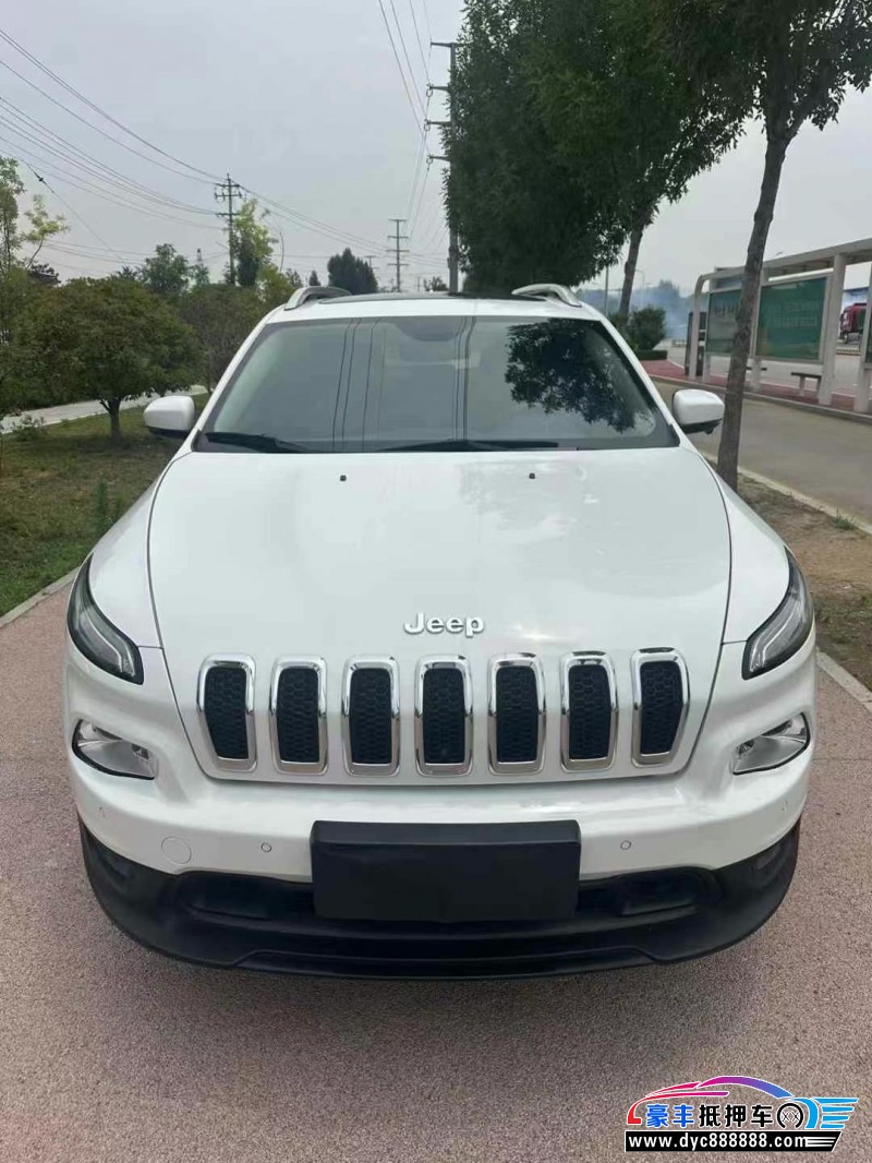 17年Jeep自由光轿车抵押车出售