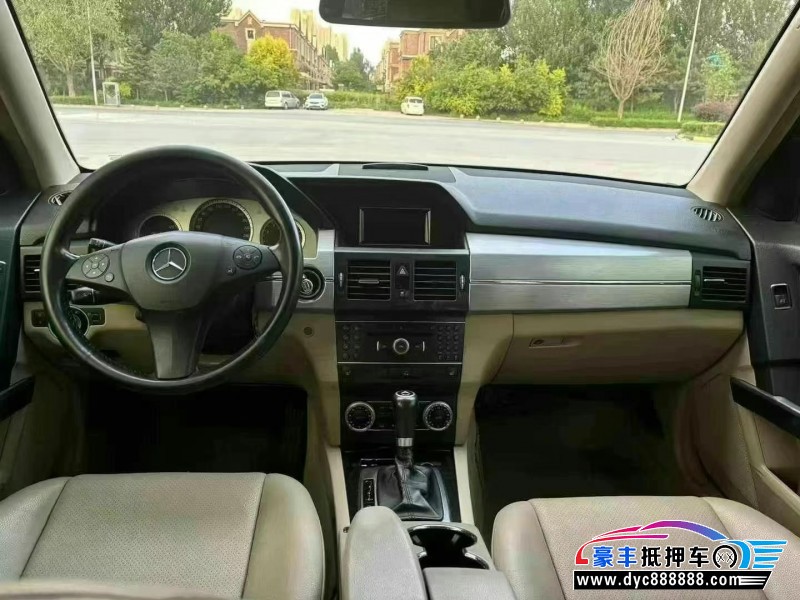 12年奔驰GLK轿车抵押车出售