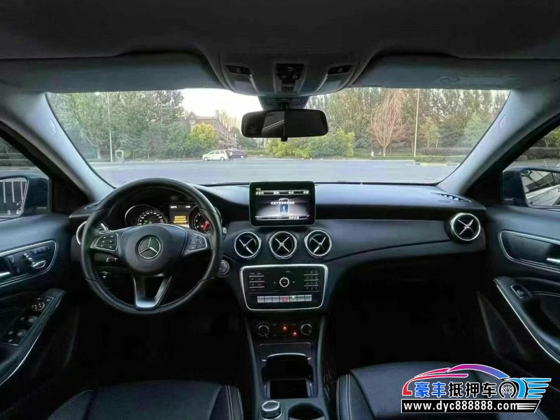 19年奔驰GLA轿车抵押车出售