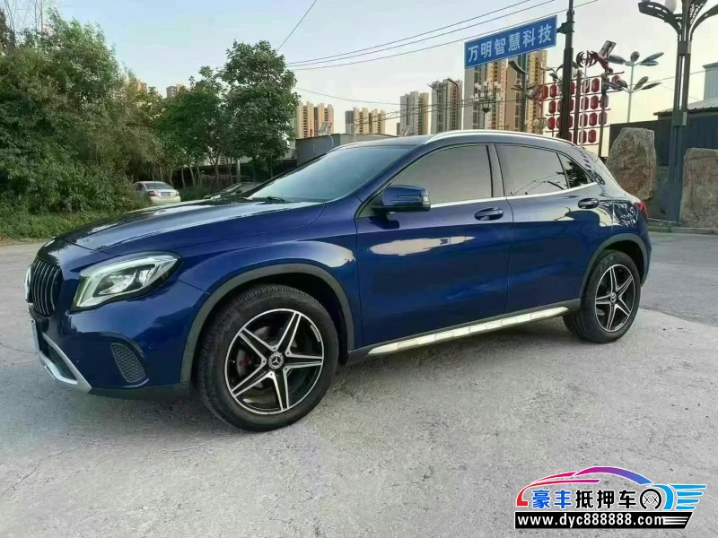 19年奔驰GLA轿车抵押车出售