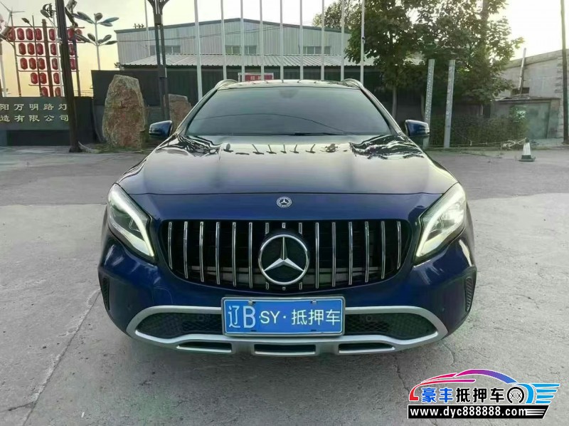 19年奔驰GLA轿车抵押车出售