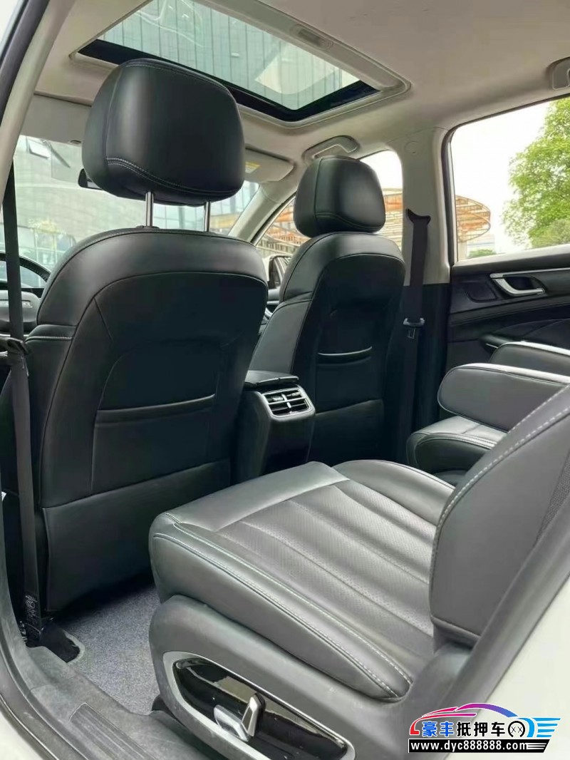 22年东风风光580轿车抵押车出售